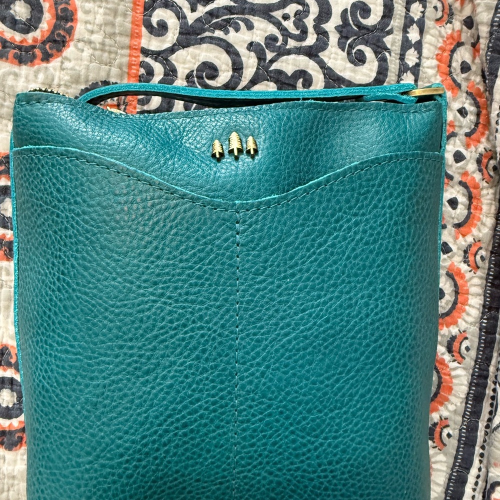 Portland Leather Cypress Side Bag in Baja